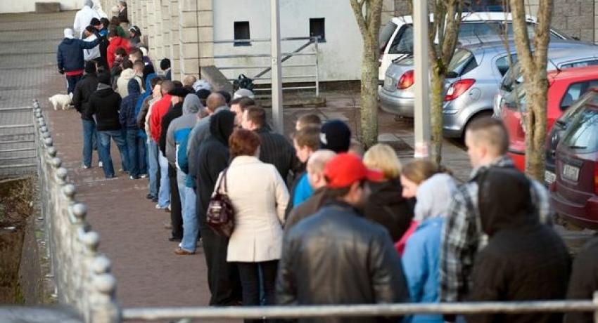 Dole queue