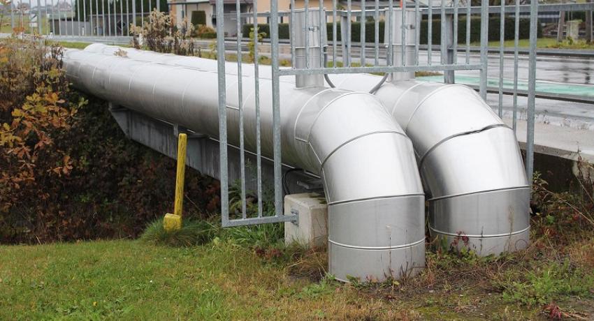 Gas_pipeline_and_house