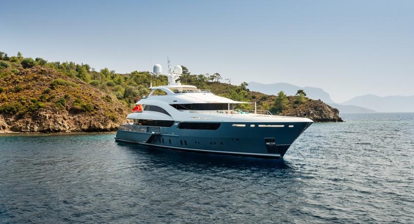 Yacht