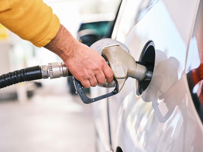 Petrol_in_car